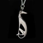 Art-Deco-Windhund: Kette mit Anhänger